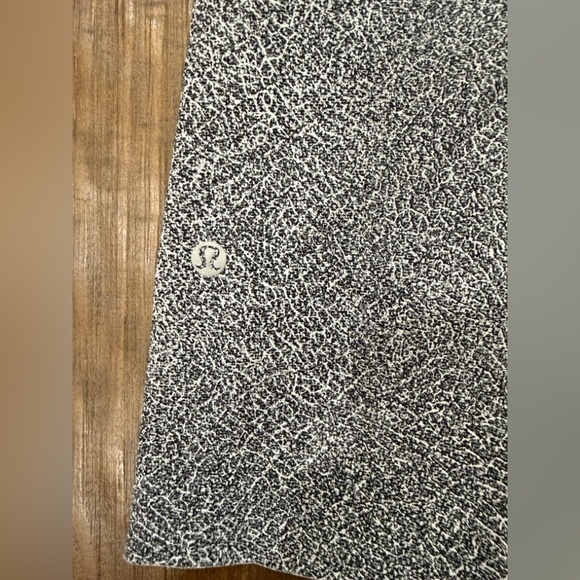 Lululemon in movement crop - Picture 7 of 8